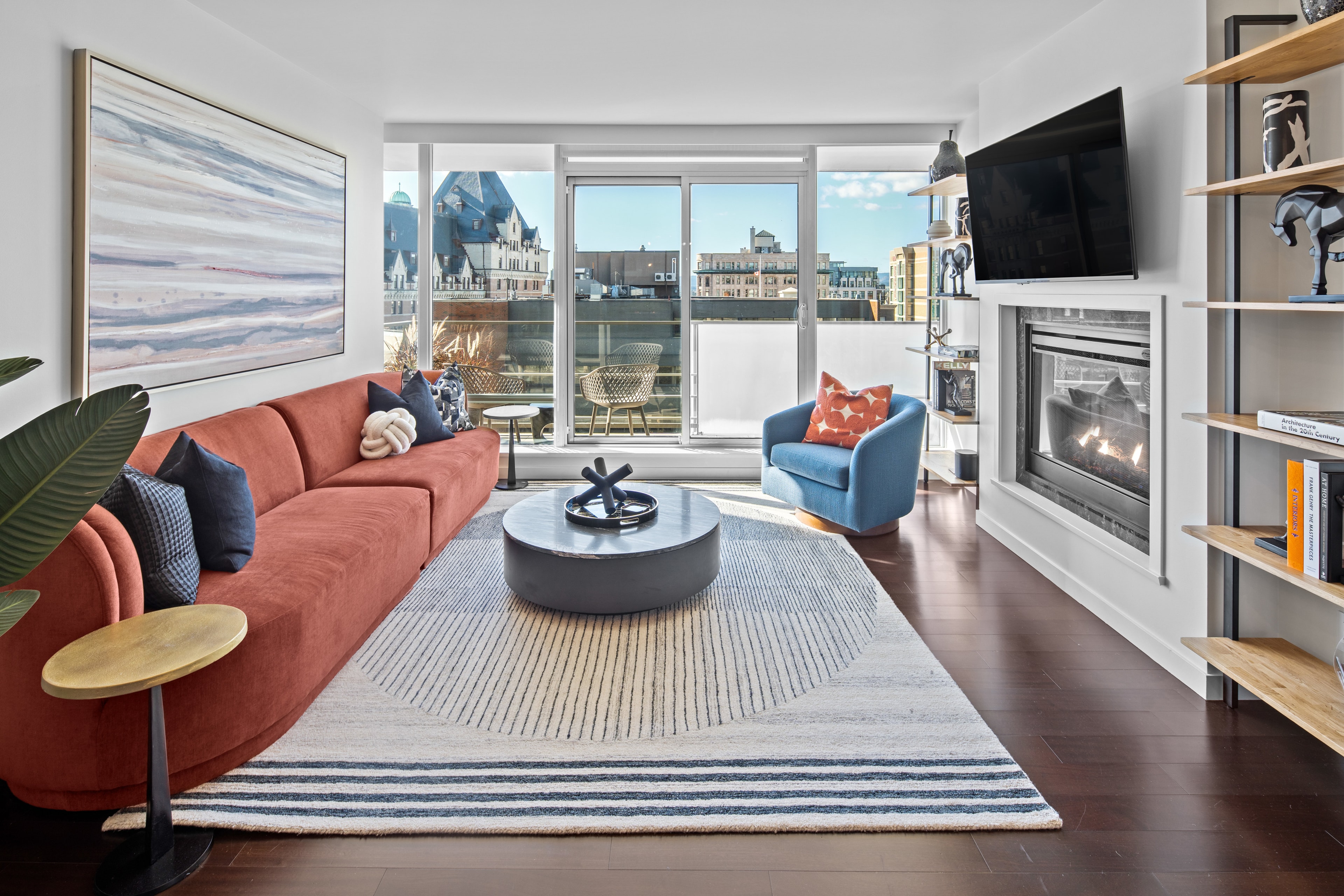 Luxury Co-Hosts vacation rental living room