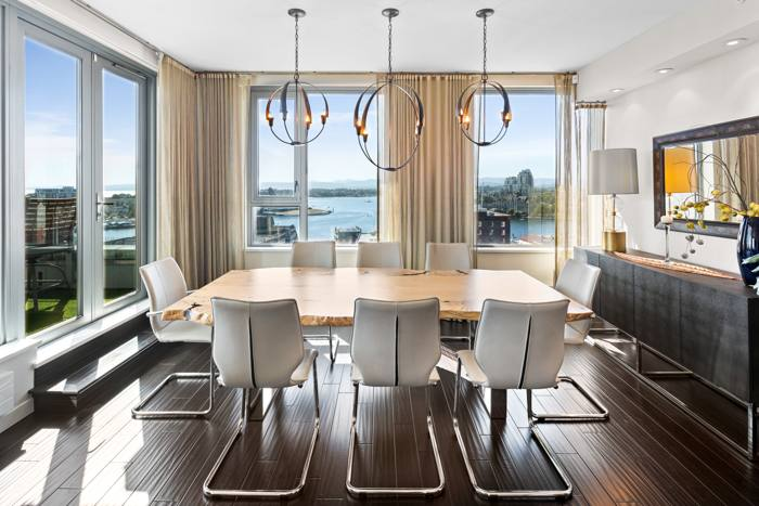 Luxury dining room with harbour view
